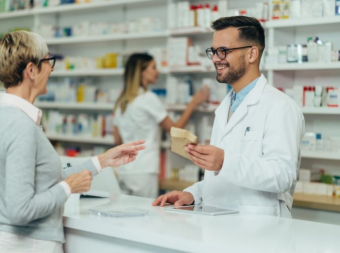 Projeto reforça valorização de farmacêuticos e acesso a medicamentos