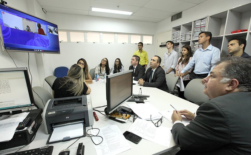 ﻿Judiciário de Alagoas já realizou 1.212 audiências por videoconferência