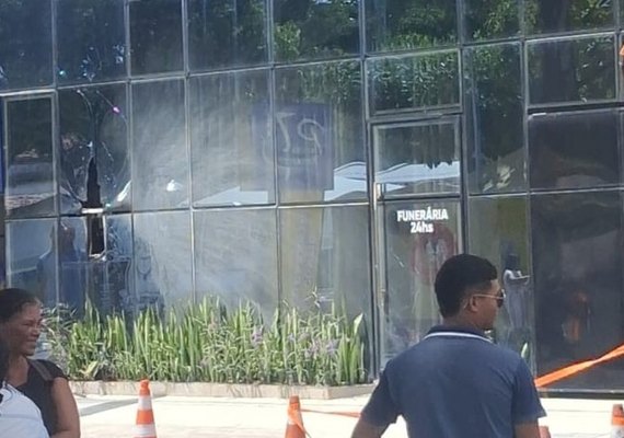 Incêndio atinge casa funerária na Praça da Faculdade em Maceió