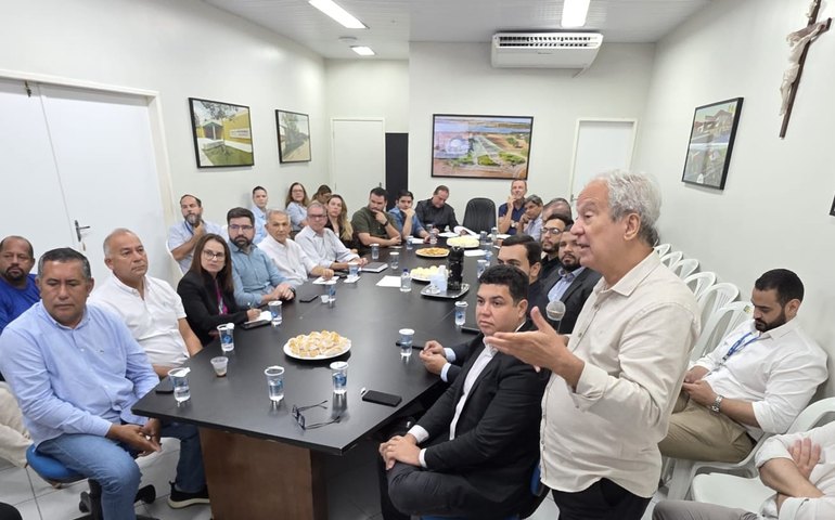 Prefeitura, Sebrae, CDL, Sindilojas e universidades debatem as potencialidades econômicas e investimentos em Arapiraca