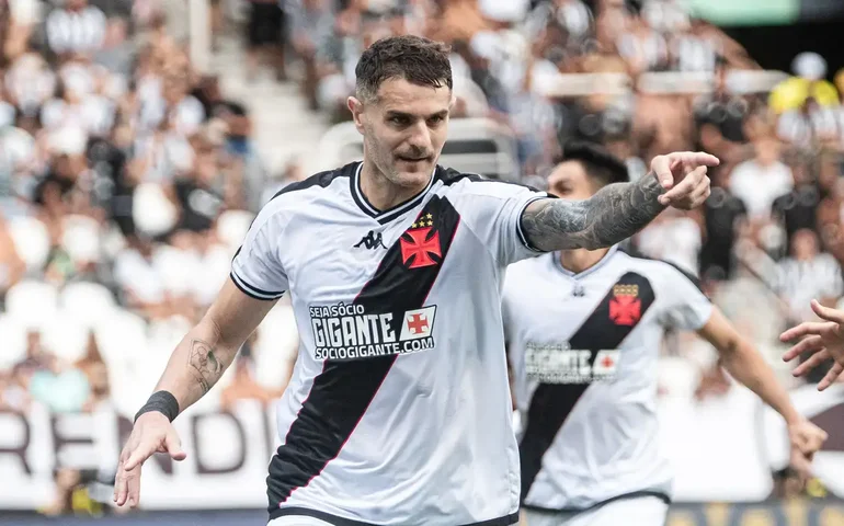Vasco busca a virada no fim e vence o Athletico-PR em prévia da Copa do Brasil