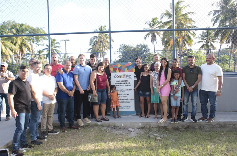 Prefeito Marcelo Beltrão inaugura praça e quadra no povoado Miaí de Baixo