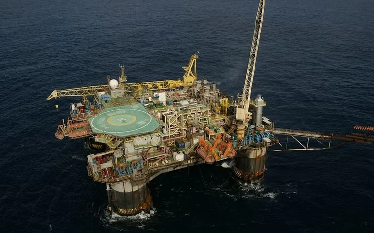 MP do setor elétrico inclui medida que pode elevar arrecadação com petróleo