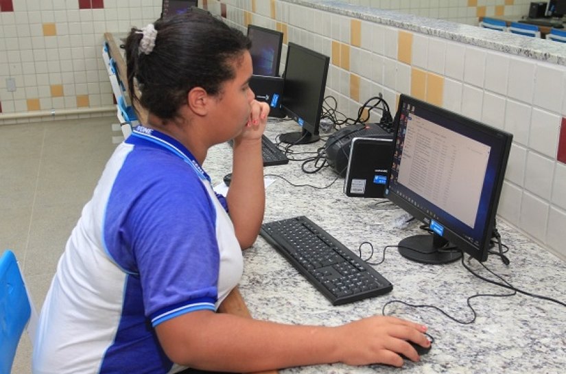 Estado prevê mil vagas em concurso para professores de escolas em tempo integral