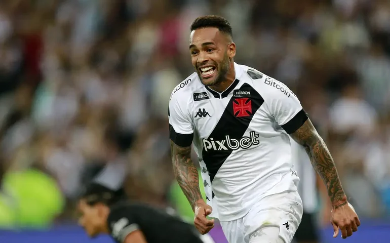 David desencanta, Vasco bate Audax em Manaus e volta ao G-4 do Carioca