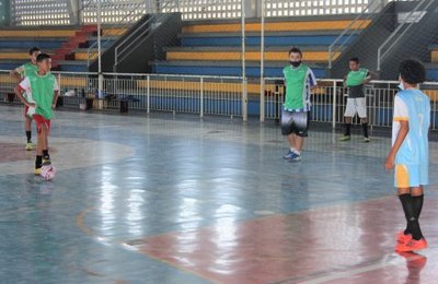 Estudantes acessam atividades esportivas gratuitas no Sesc Ler Teotônio Vilela