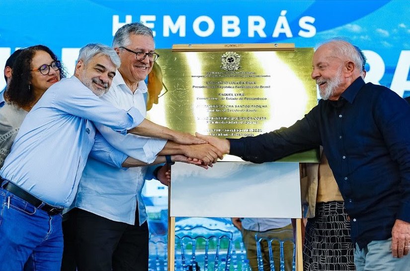 “País soberano tem que cuidar de educação, alimentação e saúde”, diz Lula na inauguração da fábrica da Hemobrás em Pernambuco