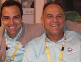 Tadeu Schmidt quebra protocolo no BBB 26 e se emociona ao revelar luto pela morte de Oscar