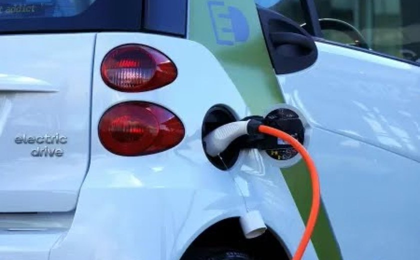 Isenção de IPVA para carros elétricos contribui para avanço das vendas do setor