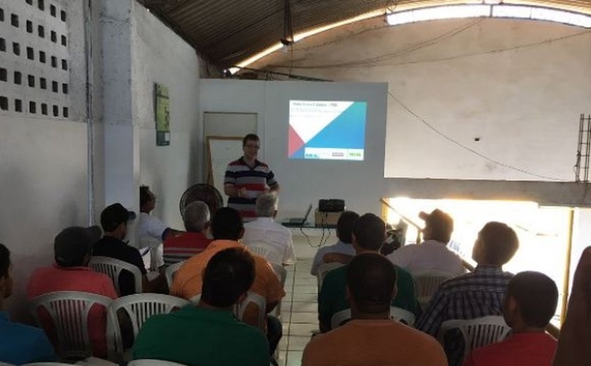 Adeal realiza palestra para criadores sobre cadastro de suínos