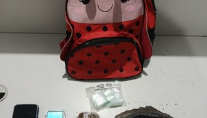 Suspeito de tráfico de drogas foge por área de mangue após confronto com polícia em Aracaju / Foto: Foto: PM/ Divulgação