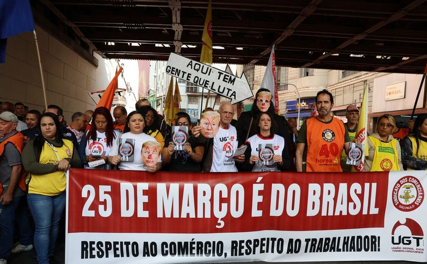 Ato de trabalhadores na 25 de Março repudia interferência de Trump