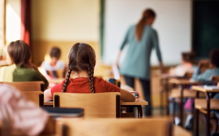 Comissão debate criação do Dia Nacional de Conscientização sobre a Doutrinação nas Escolas