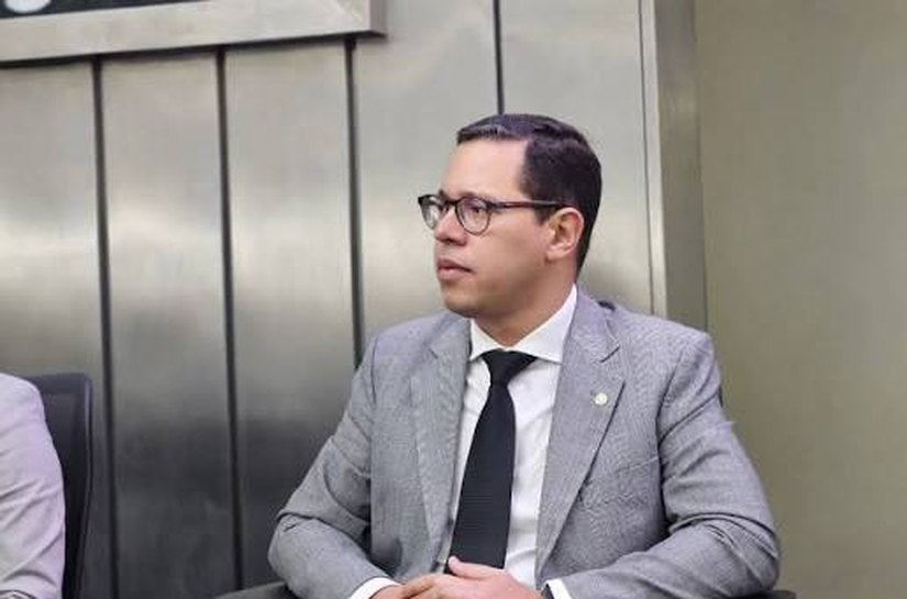 Julgamento sobre futuro de 158 estudantes da Uncisal é adiado novamente