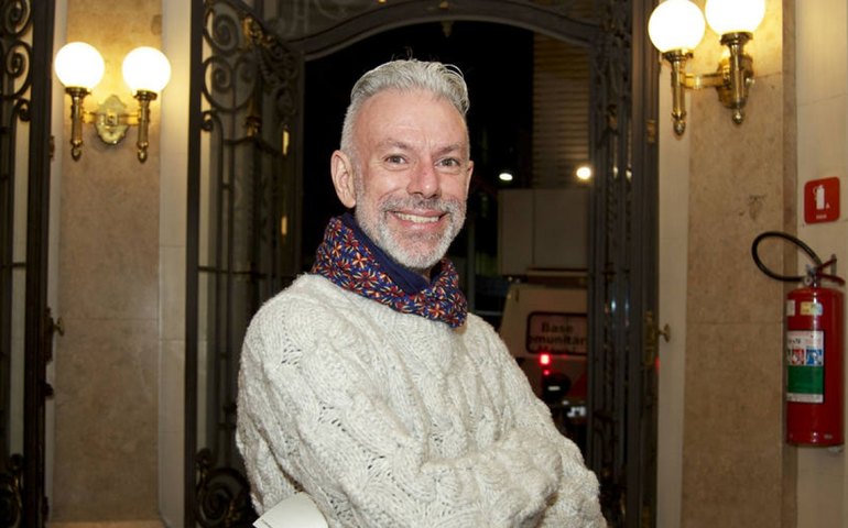 Cenógrafo e figurinista, Carlos Colabone morre aos 60 anos