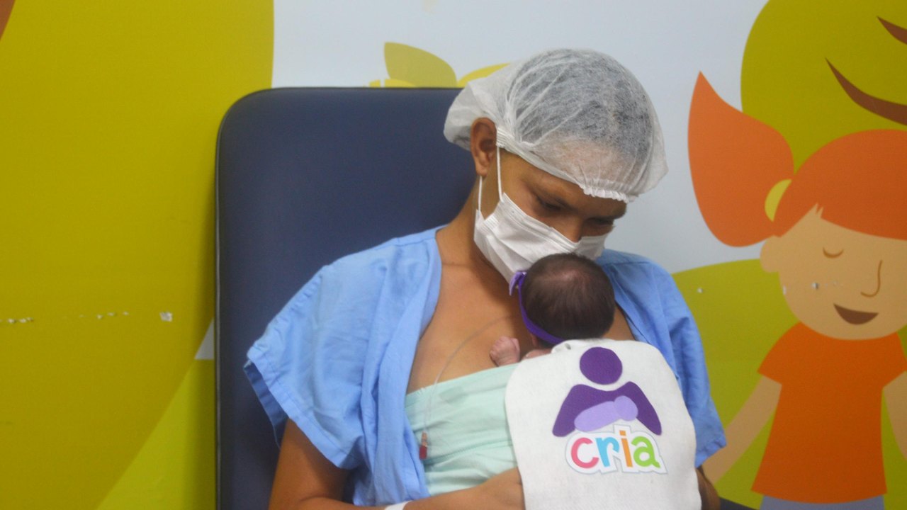 Obstetra da Sesau orienta as gestantes sobre as medidas para evitar a prematuridade