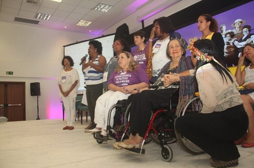 Conferência da Mulher aprova propostas e elege delegadas para a etapa nacional