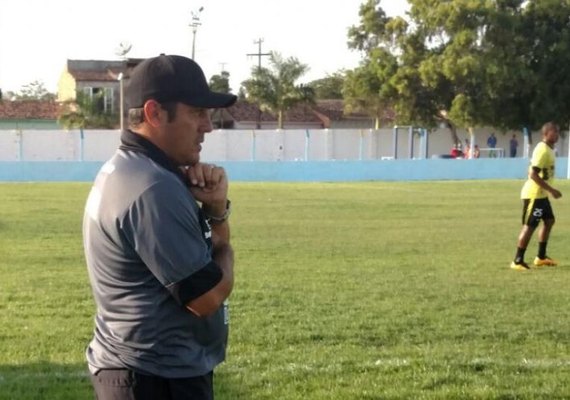 Maurílio Silva elogia entrega dos jogadores do ASA e faz avaliação positiva de jogo treino