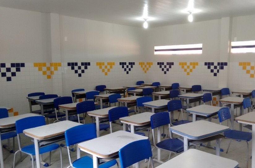 Alunos de Girau do Ponciano ganham escola e quadra poliesportiva