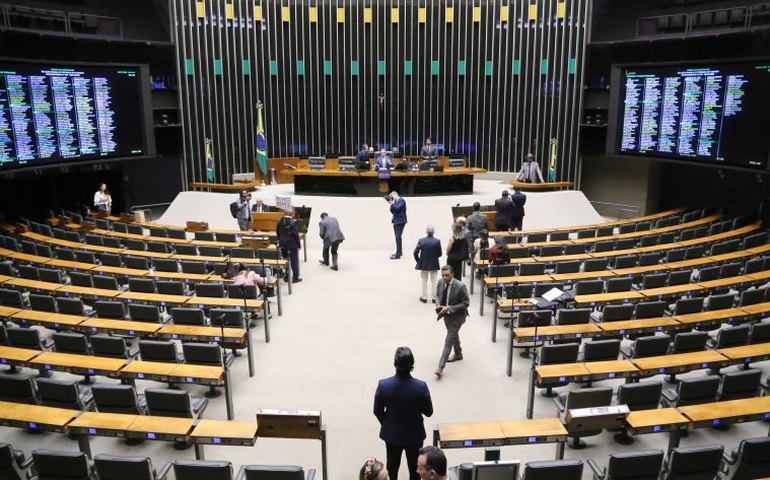 Deputados analisam pedidos de urgência para projetos de lei; acompanhe