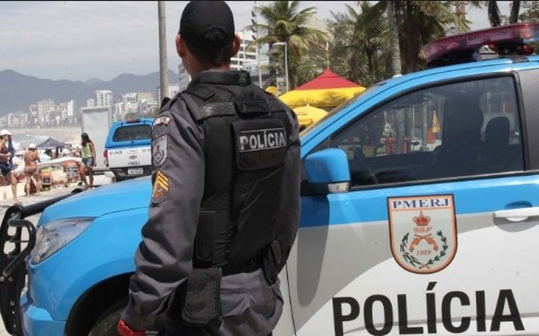 PM do Rio abre investigação para apurar morte de mototaxista e passageiro