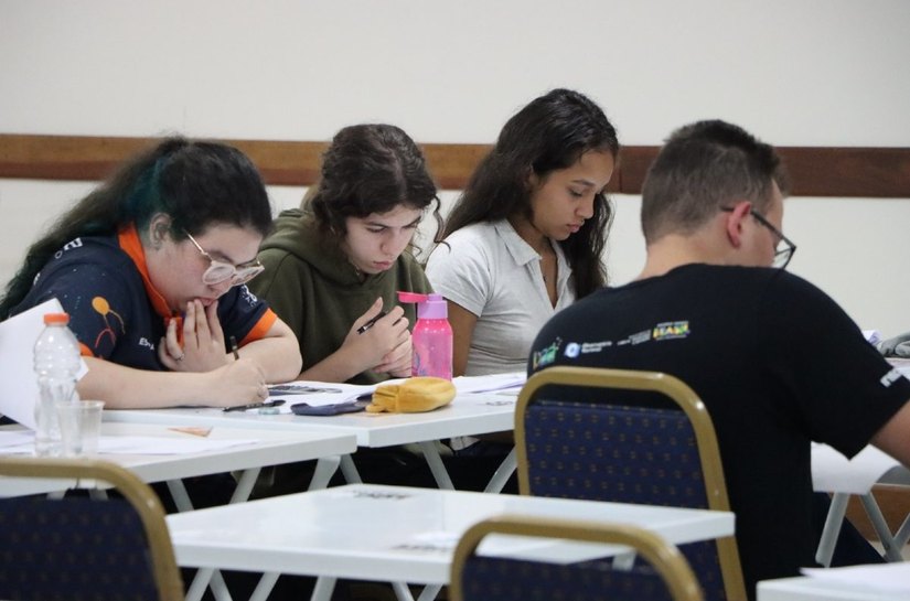 150 estudantes disputam vaga para as olimpíadas internacionais de astronomia e astrofísica