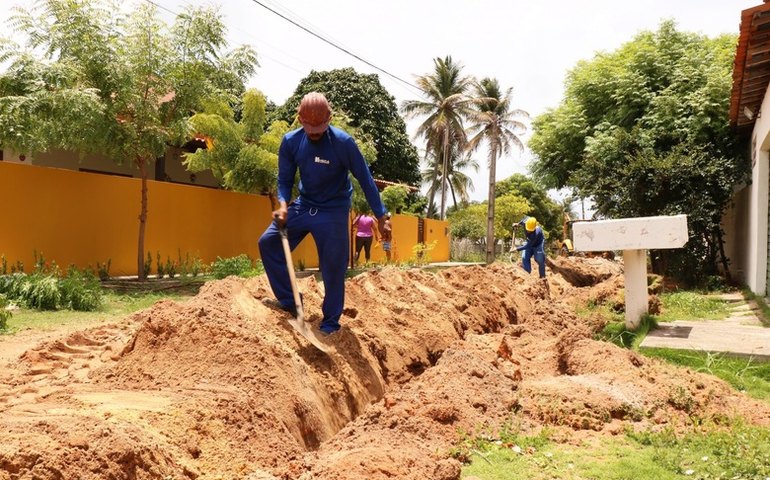 Obras de abastecimento em Japaratinga seguem em ritmo acelerado