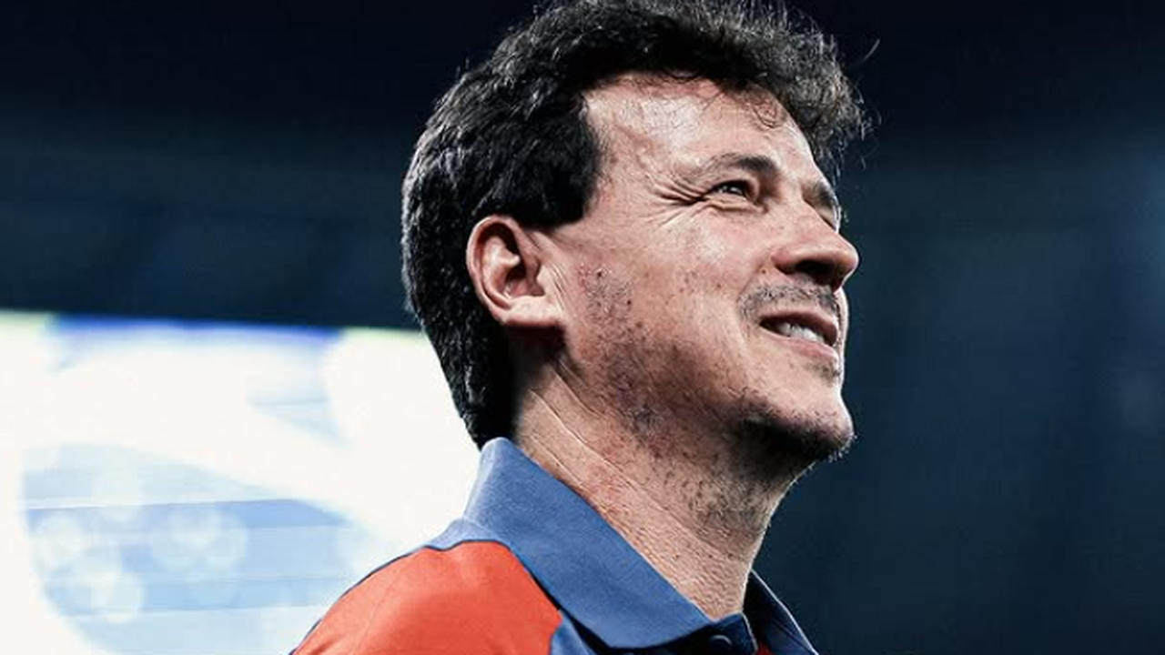 Fernando Diniz critica arbitragem após primeira derrota no comando do Corinthians