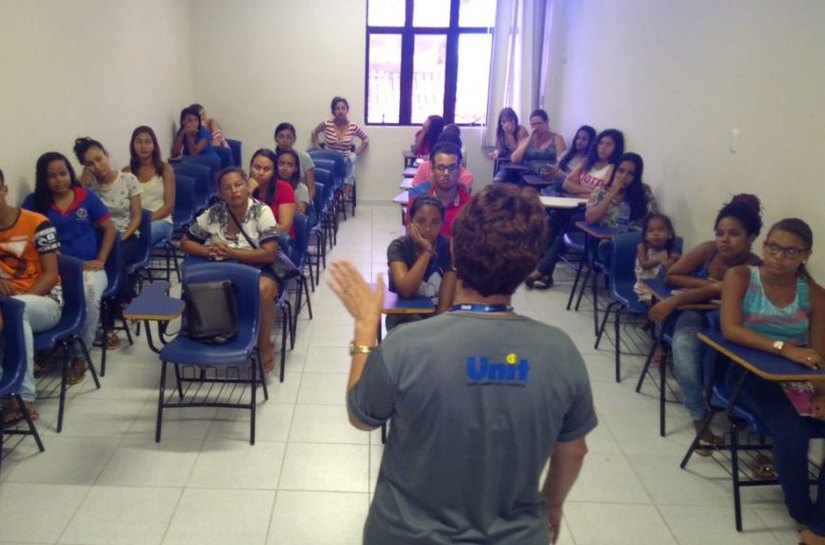 Parceria promove inclusão digital para adolescentes e idosos em Maceió