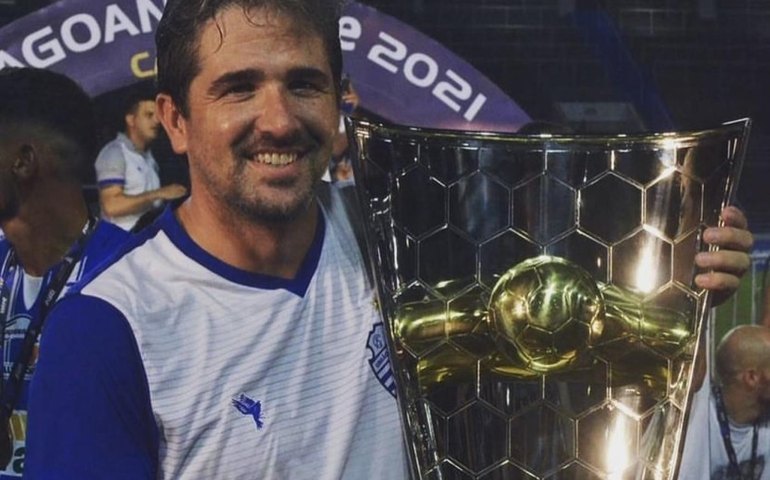 Pastana chega na quarta para assumir o Futebol e anunciar nova comissão técnica do CSA