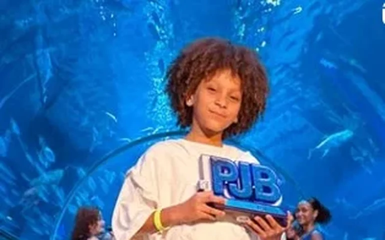 Aos 11 anos, Antônio Caramelo está pronto para Las Vegas e disputa prêmio de melhor álbum infantil