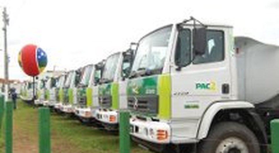 os caminhões foram entregues na manhã desta sexta