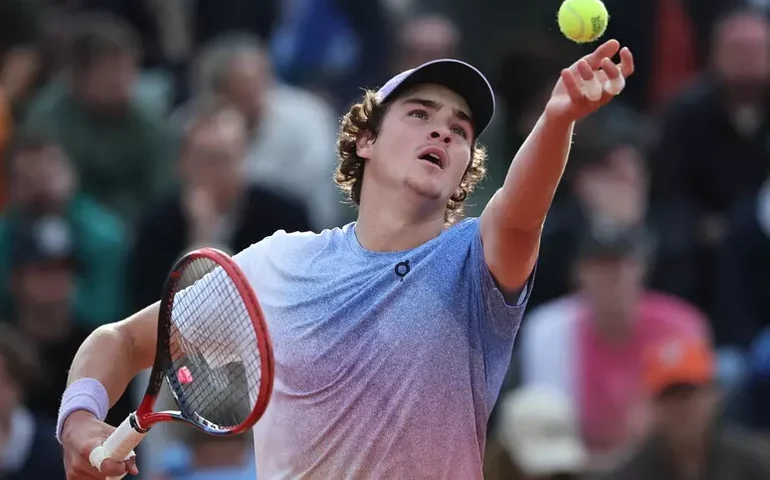 João Fonseca joga mal e é eliminado por francês em Cincinnati