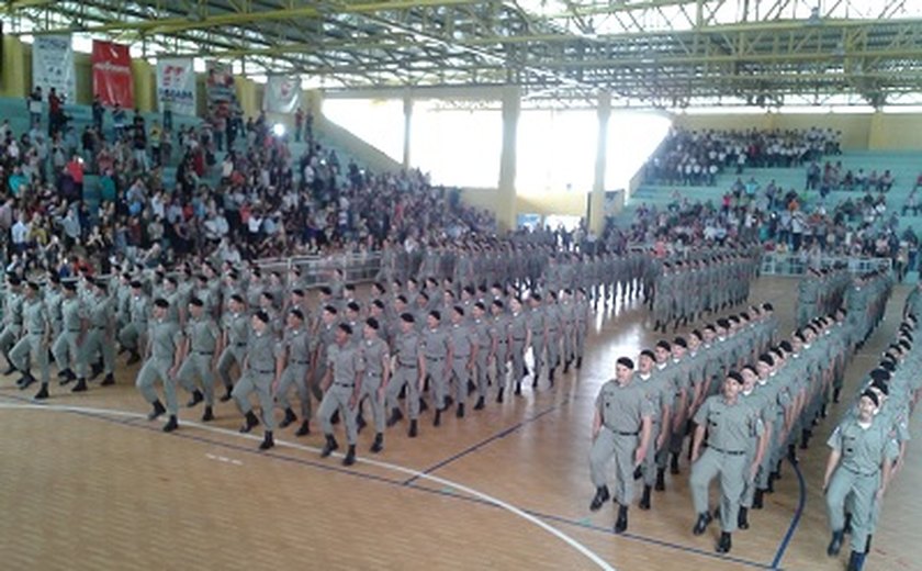 Formatura dos novos soldados é marcada pela emoção em Arapiraca