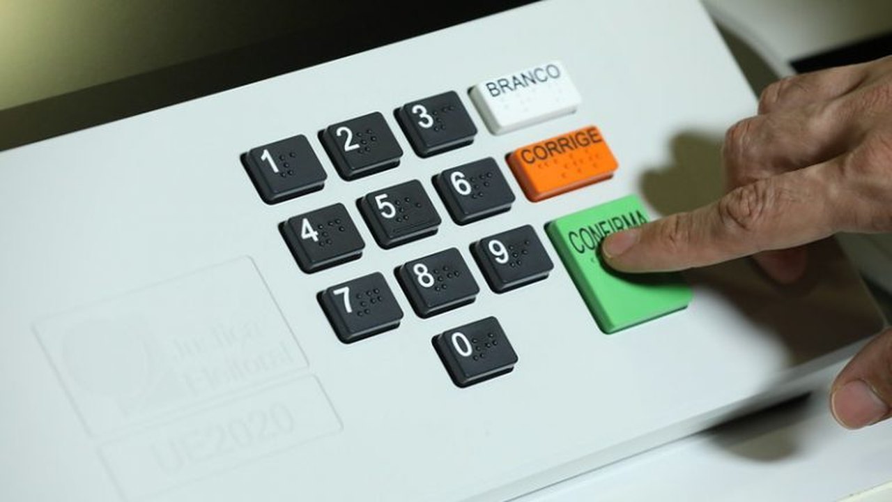 Comissão dos atos de 8 de Janeiro ouve 'hacker da Vaza Jato' nesta quinta