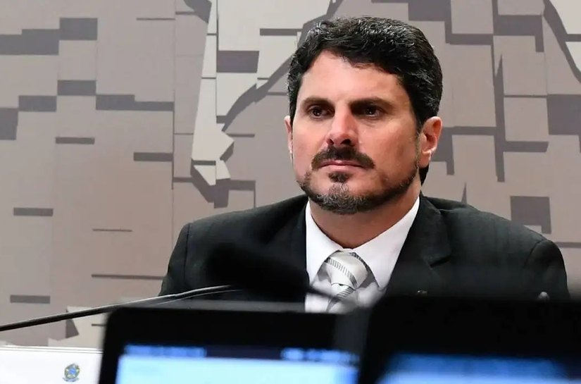 Moraes determina bloqueio de contas do senador Marcos do Val