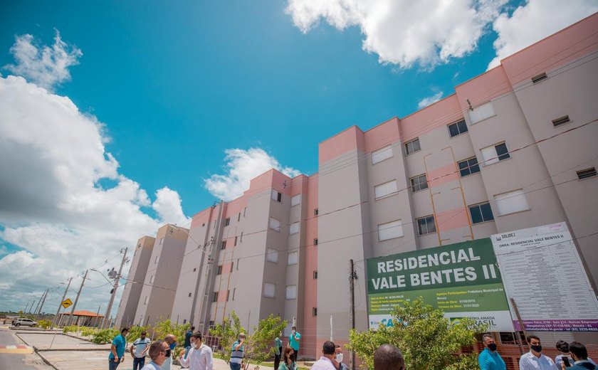 Prefeito JHC anuncia entrega do residencial Vale Bentes II para próxima sexta (26)