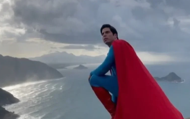 Elenco de 'Superman' está no Rio e posta momento no Cristo Redentor