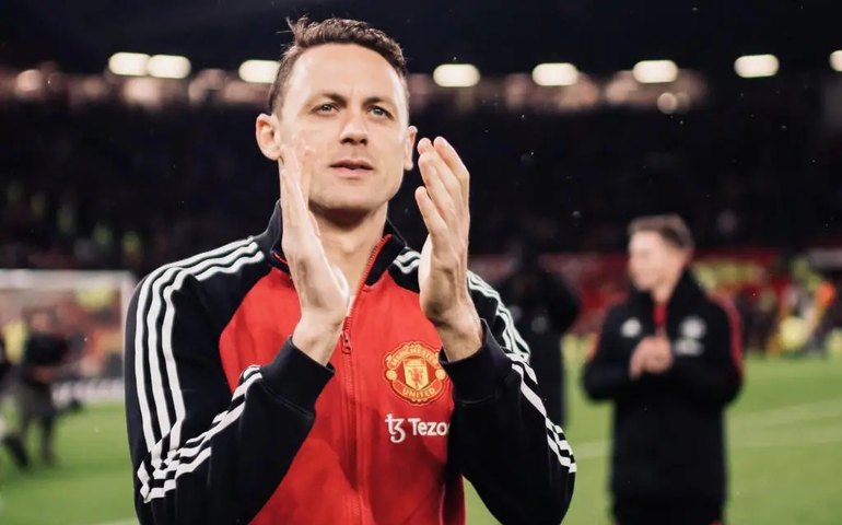 Manchester United vence Brentford em jogo com clima de despedida no Old Trafford