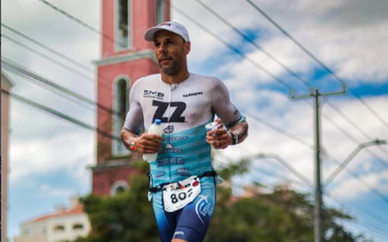 Tecnologia de laboratório da Ufal garante performance histórica de triatleta alagoano