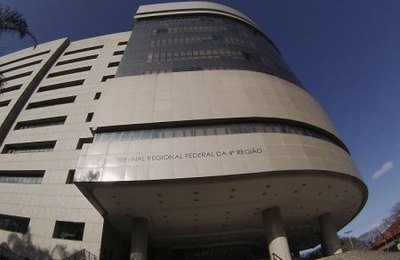TRF4 decide que Municípios podem reter IRRF