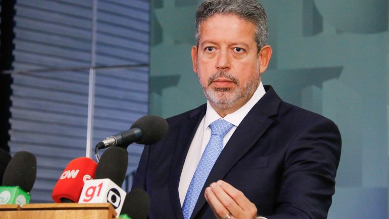 Lira comparece a jantar do PL de olho em apoio para reeleição na Câmara