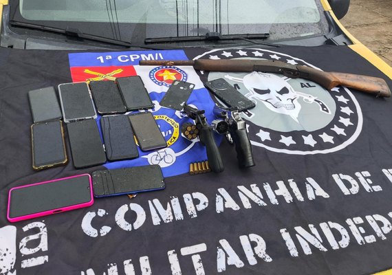 Polícia Militar cumpre mandado e apreende armas de fogo, munições e celulares em povoado de Arapiraca