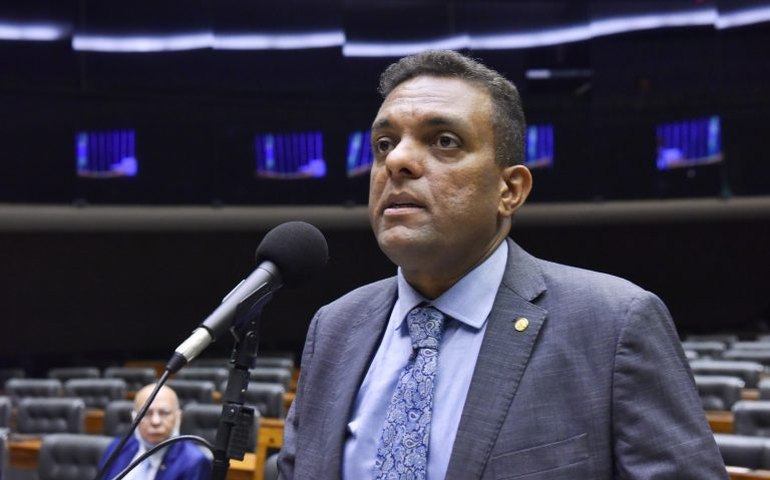 Comissão aprova remuneração total da atleta na gravidez e até cinco meses após o parto