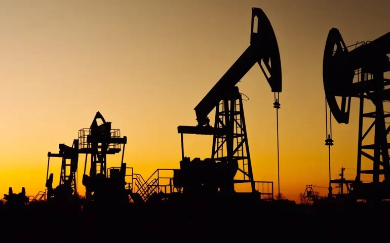 EUA sancionam refinaria chinesa por comprar petróleo do Irã e elevam pressão à 'frota fantasma'