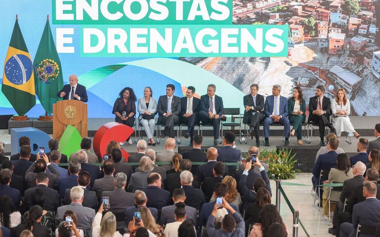 Governo anuncia R$ 11,7 bilhões do Novo PAC para drenagem e encostas