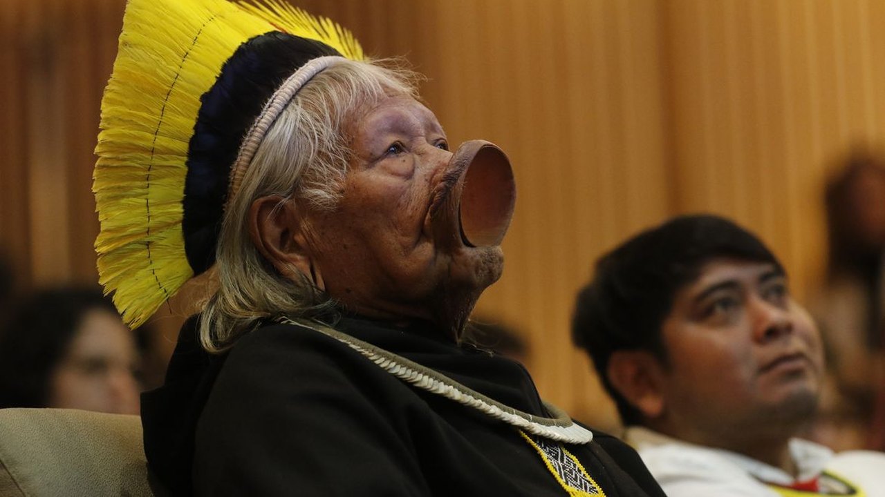 Com melhora clínica, cacique Raoni está lúcido e respira sem aparelhos