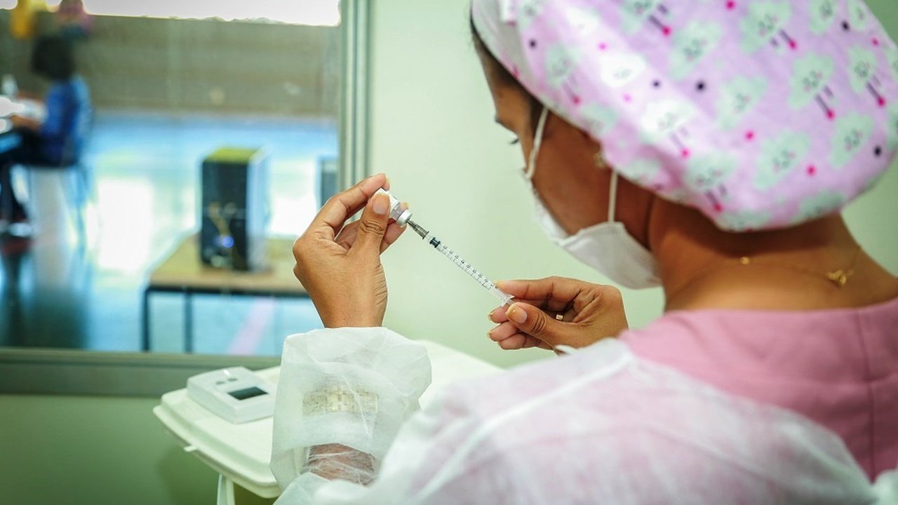 Secretaria de Saúde de Penedo informa antecipação da dose da vacina Pfizer