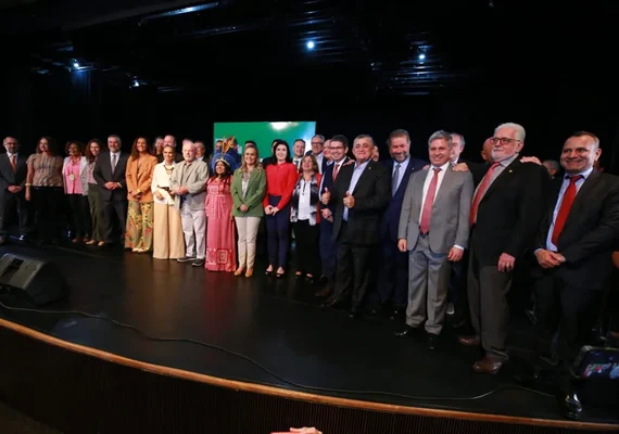 Lula anuncia Renan Filho como ministro dos Transportes