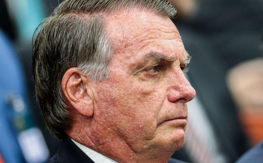 Bolsonaro recebeu R$ 30 milhões em um ano, diz relatório da PF